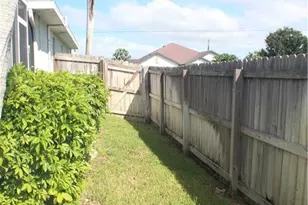 140 SW 31st St, Cape Coral, FL 33914 - Photo 24