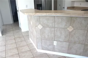 140 SW 31st St, Cape Coral, FL 33914 - Photo 8