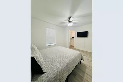 2208 SW 32nd St, Cape Coral, FL 33914 - Photo 24