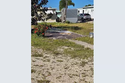4920 Flamingo Dr, Saint James City, FL 33956 - Photo 4