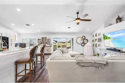 621 NW 18th Pl, Cape Coral, FL 33993 - Photo 6
