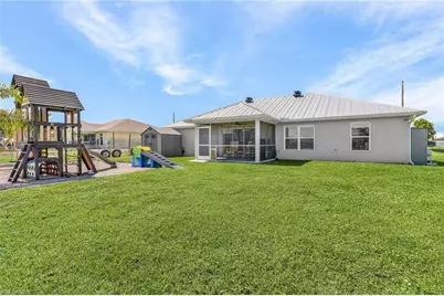 621 NW 18th Pl, Cape Coral, FL 33993 - Photo 24