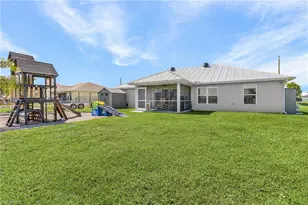 621 NW 18th Pl, Cape Coral, FL 33993 - Photo 24