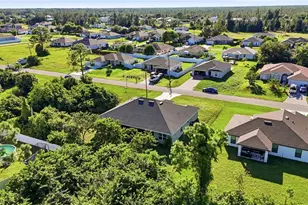 4025 NE 10th Pl, Cape Coral, FL 33909 - Photo 42