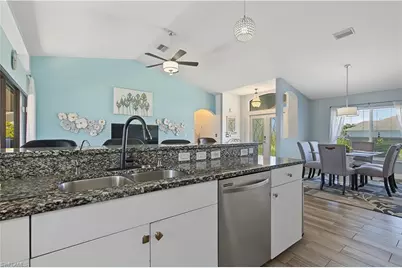 8 NE 8th Pl, Cape Coral, FL 33909 - Photo 14