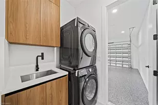 300 NW 18th St, Cape Coral, FL 33993 - Photo 12