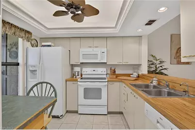 8336 Charter Club Cir #9, Fort Myers, FL 33919 - Photo 6