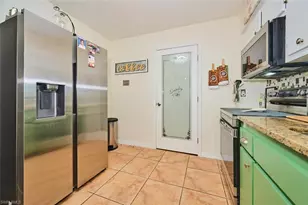 208 S Lake Dr, Lehigh Acres, FL 33936 - Photo 10