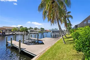 2206 SW 51st St, Cape Coral, FL 33914 - Photo 4