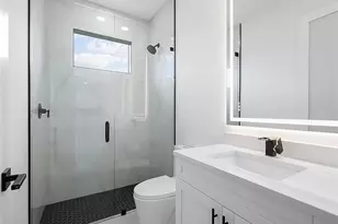 321 SE 2nd St, Cape Coral, FL 33990 - Photo 24