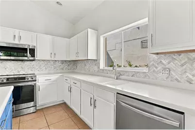 1955 Fairmont Ln, Naples, FL 34120 - Photo 6