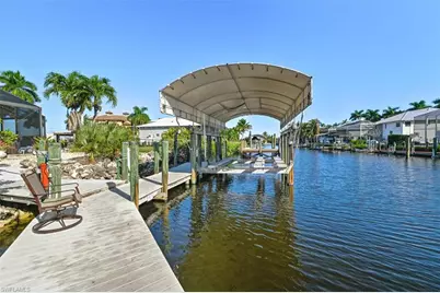 17911 Grey Heron Ct, Fort Myers Beach, FL 33931 - Photo 6