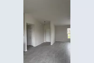 330 SW 11th Pl, Cape Coral, FL 33991 - Photo 8
