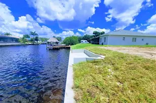 2031 SE 21st St, Cape Coral, FL 33990 - Photo 4