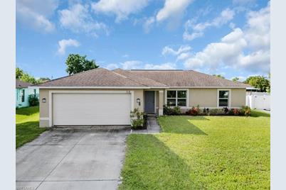 318 SE 46th Ln, Cape Coral, FL 33904 - Photo 1