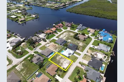 1105 NW 43rd Ave, Cape Coral, FL 33993 - Photo 6