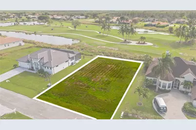 18012 Greenwood Dr, Naples, FL 34114 - Photo 2