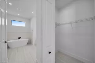 318 NW 9th St, Cape Coral, FL 33993 - Photo 24