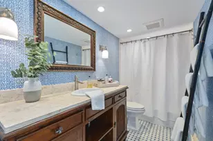 300 Park Shore Dr, Naples, FL 34103 - Photo 16