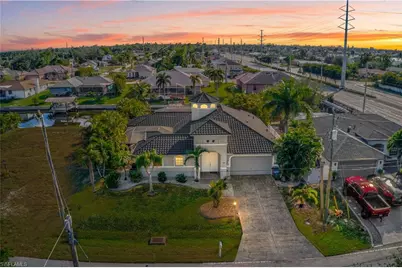 106 SE 5th St, Cape Coral, FL 33990 - Photo 8