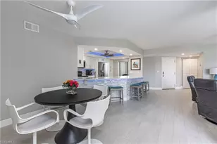 589 Beachwalk Cir, Naples, FL 34108 - Photo 16