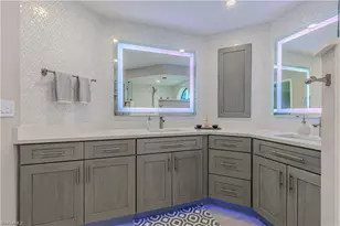 589 Beachwalk Cir, Naples, FL 34108 - Photo 26