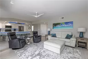 589 Beachwalk Cir, Naples, FL 34108 - Photo 10