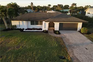 1041 N Waterway Dr, Fort Myers, FL 33919 - Photo 1