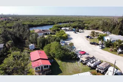 18446 Creek Dr, Fort Myers, FL 33908 - Photo 4