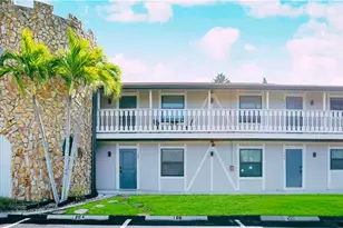 10022 Oxfordshire Ln, Fort Myers, FL 33908 - Photo 1