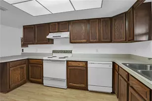 10022 Oxfordshire Ln, Fort Myers, FL 33908 - Photo 10