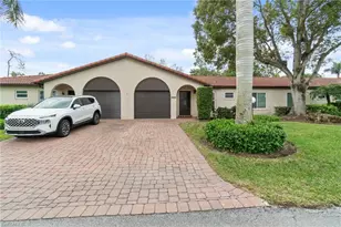 1094 Forest Lakes Dr, Naples, FL 34105 - Photo 2