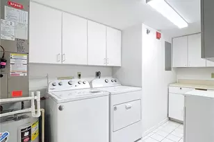 3001 Sandpiper Bay Cir, Naples, FL 34112 - Photo 32