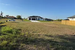 109 NE 23rd St, Cape Coral, FL 33909 - Photo 4