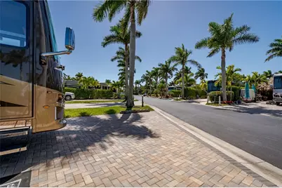 13570 Snapper Ln, Naples, FL 34114 - Photo 14