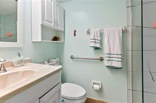 29 High Point Cir E, Naples, FL 34103 - Photo 16