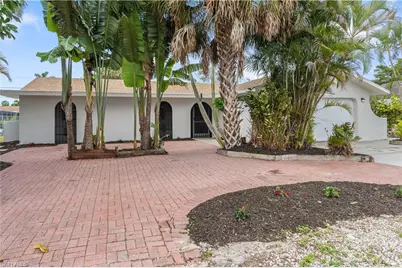 8925 Dorchester St, Fort Myers, FL 33907 - Photo 2