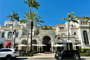 365 5th Ave S, Naples, FL 34102 - Photo 1