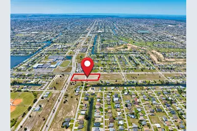 815 Trafalgar Pkwy W, Cape Coral, FL 33991 - Photo 4