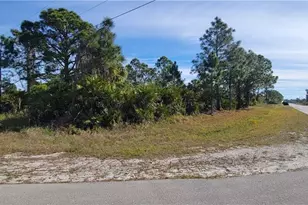 917 Nimitz Blvd, Lehigh Acres, FL 33974 - Photo 4