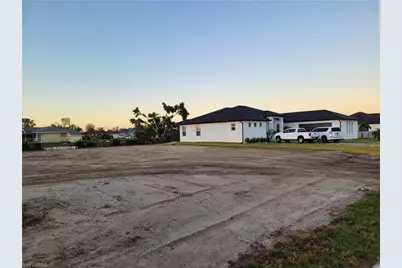 1906 NE 6th St, Cape Coral, FL 33909 - Photo 4