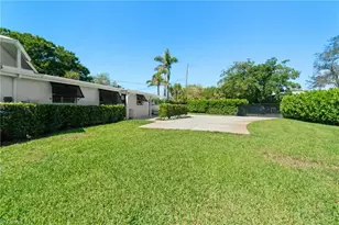 2180 Harbor Ln, Naples, FL 34104 - Photo 22