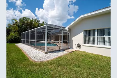 1822 SE 20th St, Cape Coral, FL 33990 - Photo 8