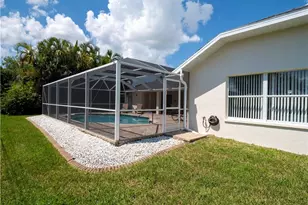 1822 SE 20th St, Cape Coral, FL 33990 - Photo 8