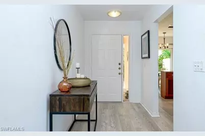 566 Beachwalk Cir, Naples, FL 34108 - Photo 14