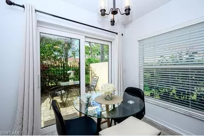566 Beachwalk Cir, Naples, FL 34108 - Photo 12