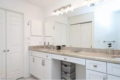 566 Beachwalk Cir, Naples, FL 34108 - Photo 20