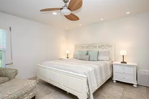 566 Beachwalk Cir, Naples, FL 34108 - Photo 18