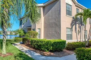6215 Wilshire Pines Cir, Naples, FL 34109 - Photo 4