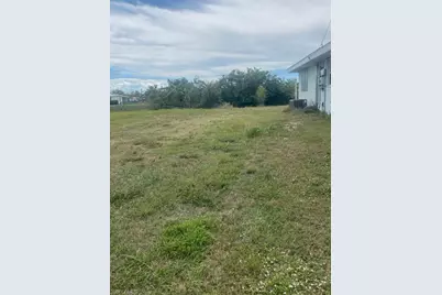 21427 Gladis Ave, Port Charlotte, FL 33952 - Photo 4